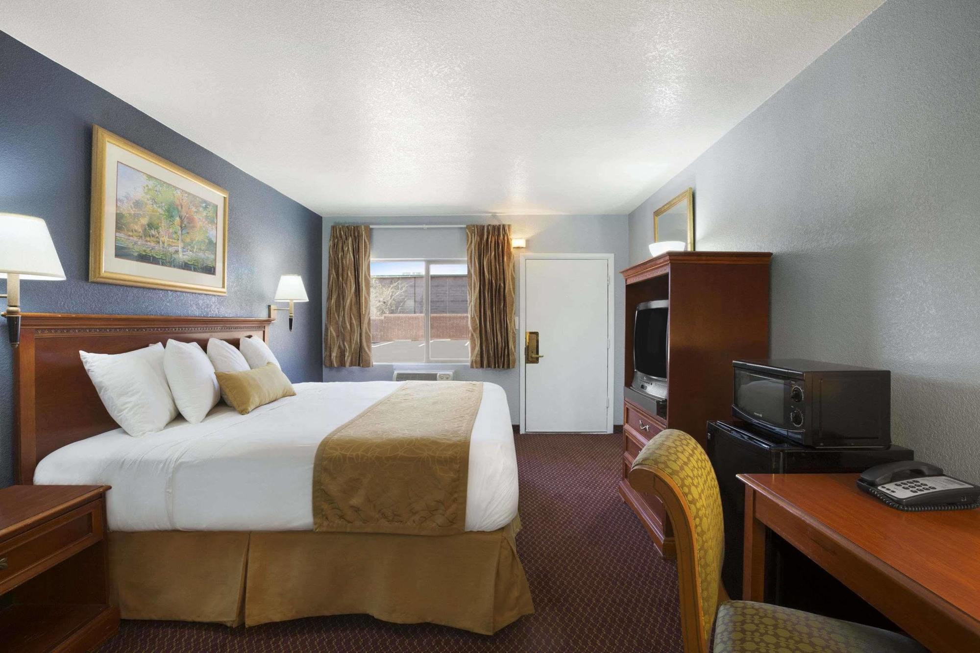 Travelodge By Wyndham Flagstaff Near I-40 Ngoại thất bức ảnh